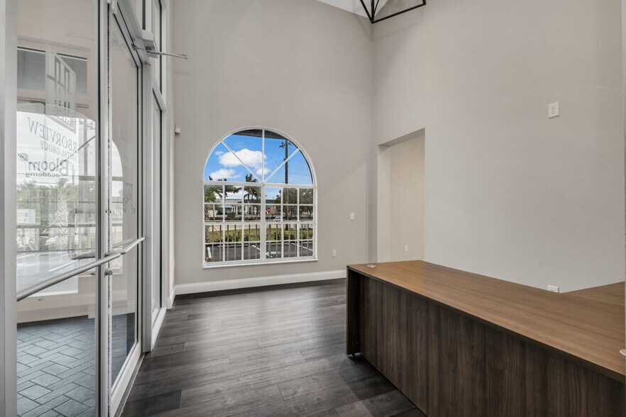 More Photos Of 2421 Shreve St, Punta Gorda Office For Lease