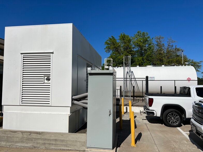 More Photos Of 1002 Arthur Dr, Lynn Haven Light Manufacturing For Sale