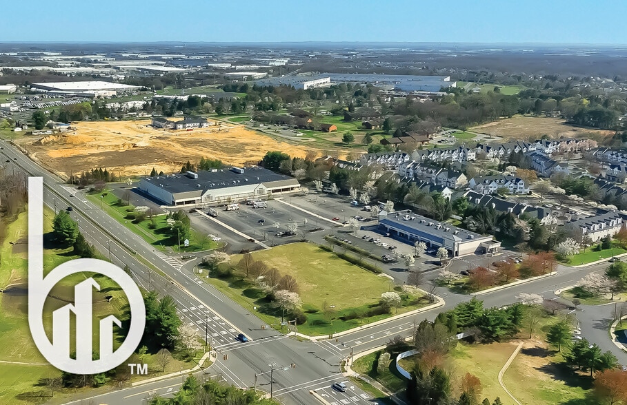 More Photos Of 24 Summerfield Blvd, Dayton Supermarket For Lease