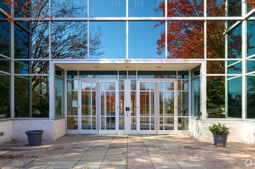 More Photos Of 150 Riverside Pky, Fredericksburg Office For Lease