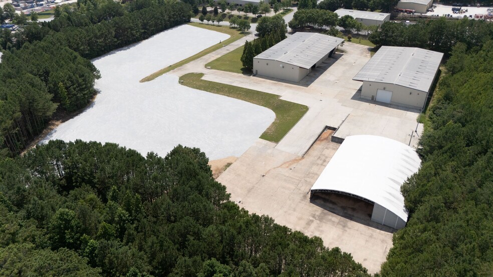 More Photos Of 6727 Oak Ridge Commerce Way, Austell Warehouse For Lease