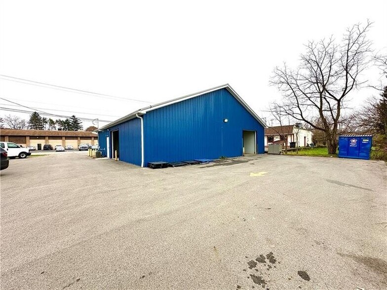 More Photos Of 1814 W State St, New Castle Convenience Store For Sale