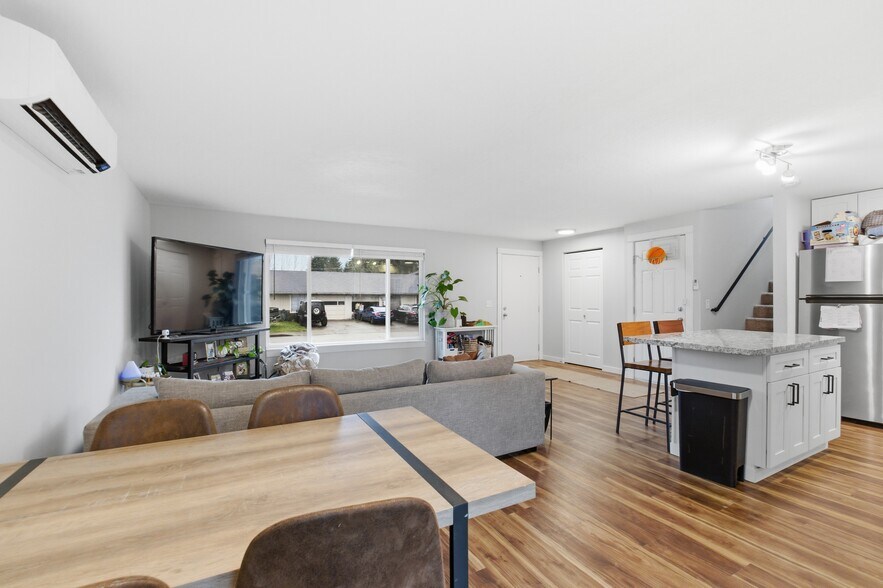 More Photos Of 137 Tanglewood Dr, Jefferson Multifamily For Sale