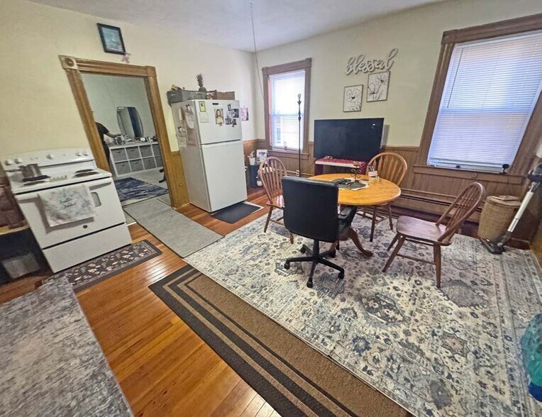 More Photos Of 146-148 Grove St, New Britain Apartments For Sale