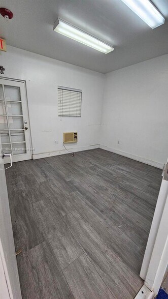 More Photos Of 1723-1745 W 37th St, Hialeah Showroom For Sale