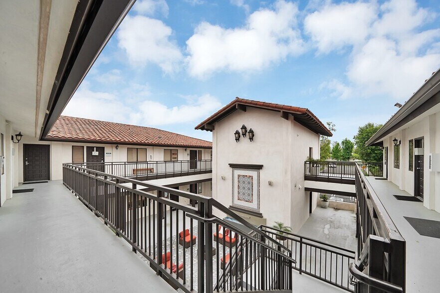 More Photos Of 24953 Paseo De Valencia, Laguna Hills Medical For Lease