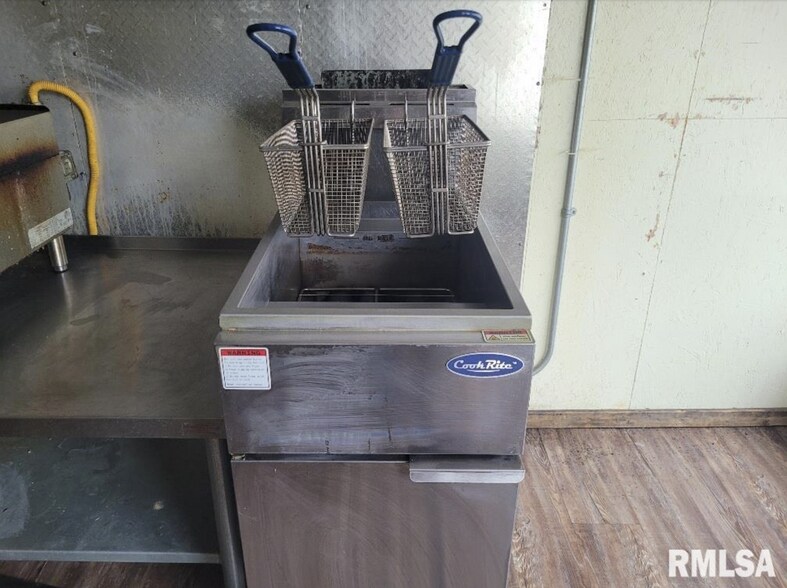 More Photos Of 214 W Main St, Elizabeth Restaurant For Sale