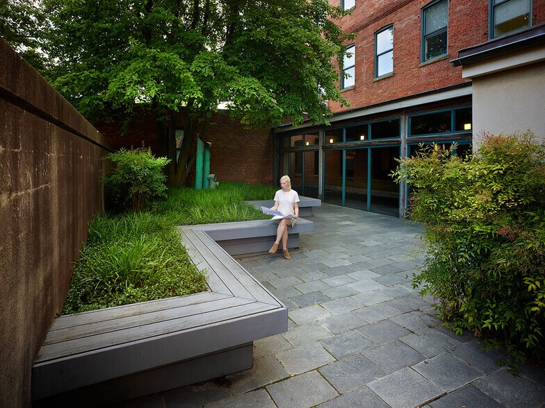 More Photos Of 190 W Ostend St, Baltimore Office For Lease