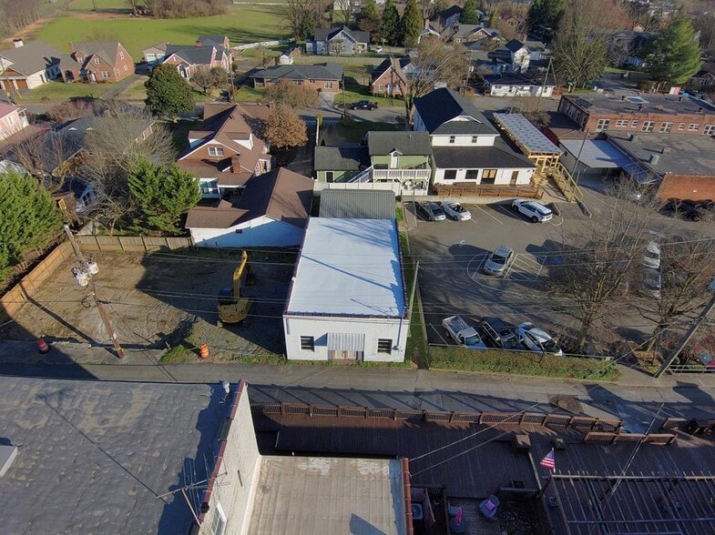 More Photos Of 44 N Church St, Ellijay General Retail For Sale