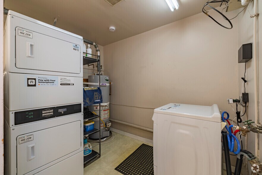 More Photos Of 1050-1066 47th Ave, Oakland Apartments For Lease