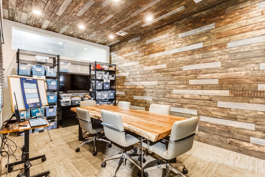 More Photos Of 5761 Park Vista Cir, Keller Warehouse For Sale