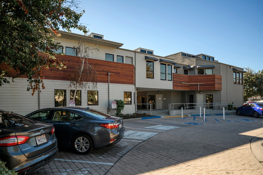 More Photos Of 705 W La Veta Ave, Orange Medical For Lease