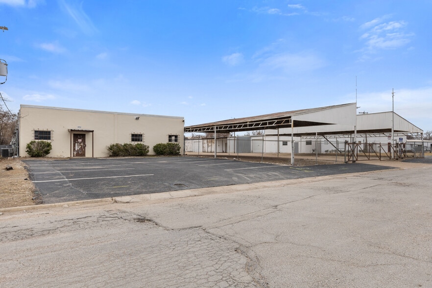More Photos Of 5908-5912 Eden Dr, Fort Worth Warehouse For Sale