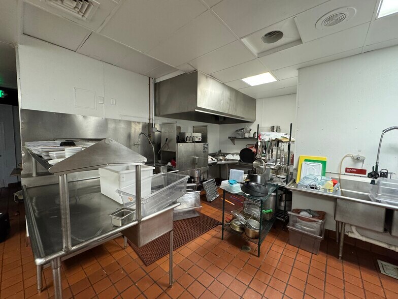 More Photos Of 3680 Citadel Dr N, Colorado Springs Restaurant For Sale