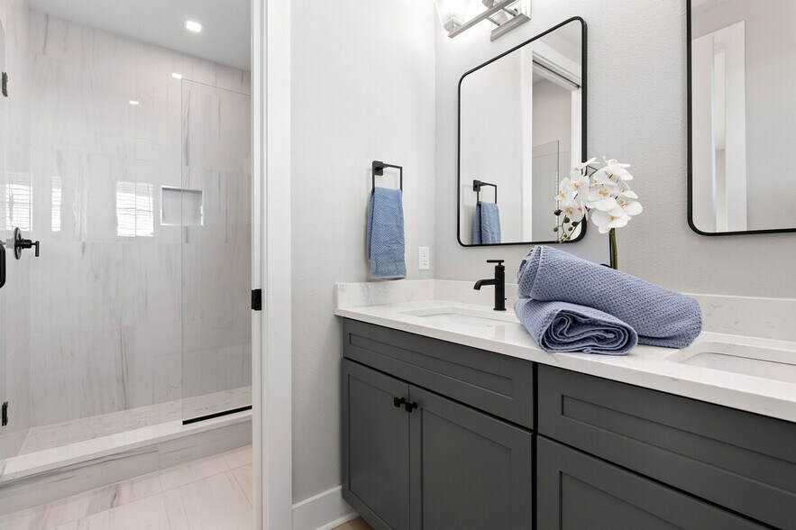 More Photos Of 4318 Marina View Way, Cortez Specialty For Sale
