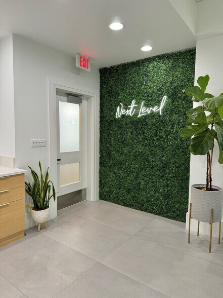 More Photos Of 23150 Fashion Dr, Estero Storefront Retail Office For Lease