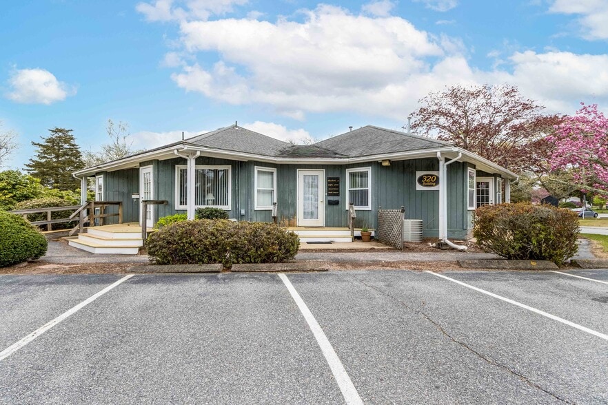 More Photos Of 320 Gifford St, Falmouth Office For Sale