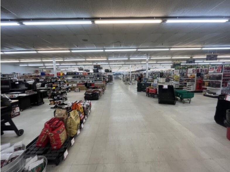 More Photos Of 1350 W Main St, Sterling Freestanding For Sale