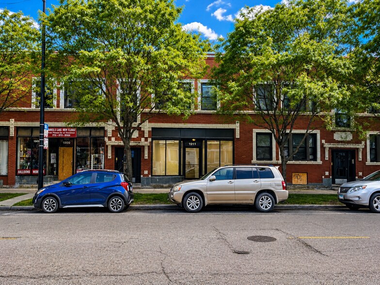 More Photos Of 1901-1915 W Foster Ave, Chicago Storefront Retail Residential For Lease