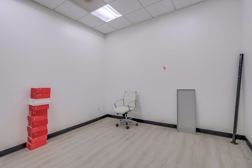 More Photos Of 5947-5951 Variel Ave, Woodland Hills Office For Sale