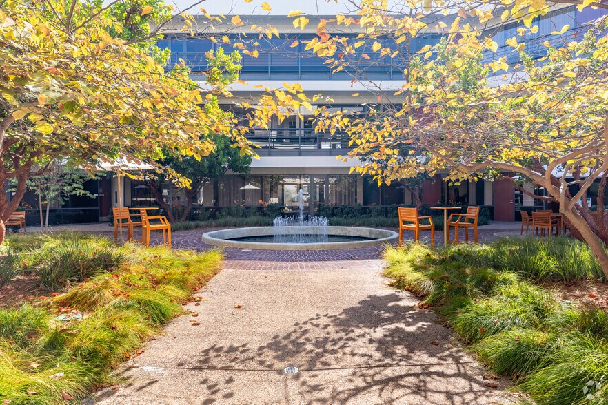 More Photos Of 12520 High Bluff Dr, San Diego Office For Lease