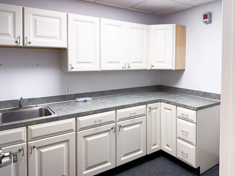More Photos Of 4388 14 Mile Rd NE, Rockford Office For Lease