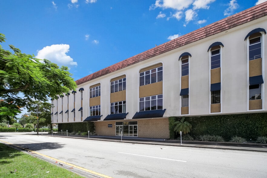 More Photos Of 717 Ponce de Leon Blvd, Coral Gables Office For Sale