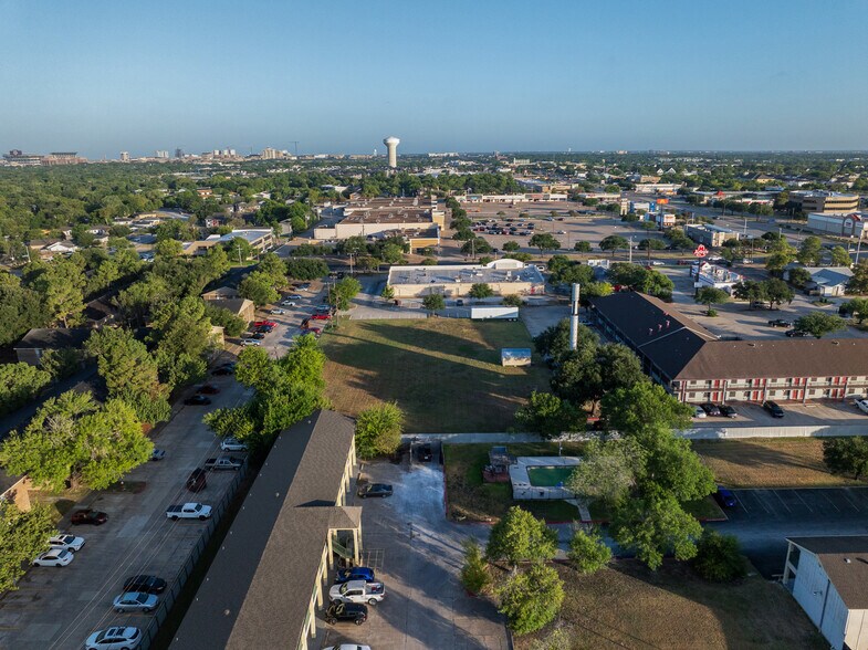 More Photos Of 2504 Texas Ave S, College Station Land For Sale