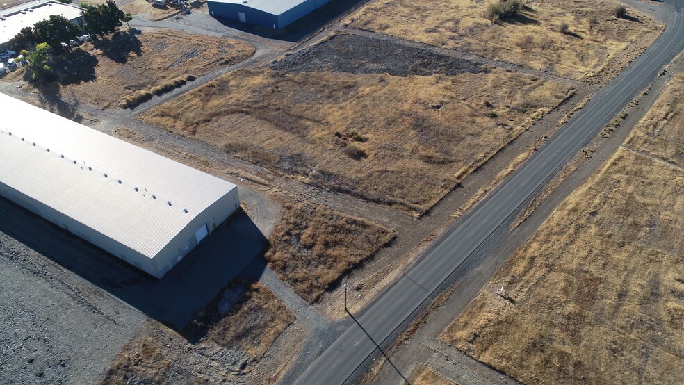 More Photos Of 2620 5th Ave, Oroville Warehouse For Sale