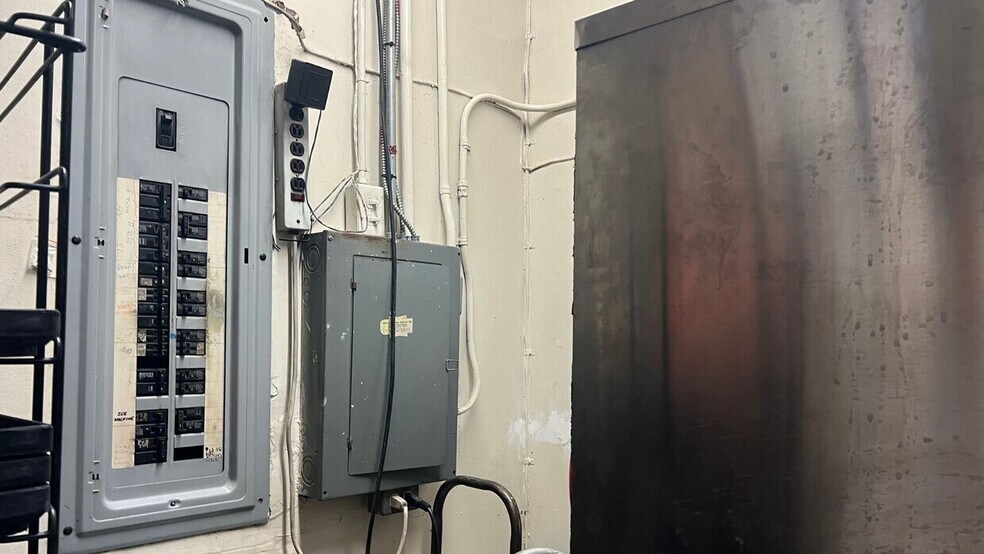 More Photos Of 25598 Base Line St, San Bernardino Storefront Retail Office For Sale