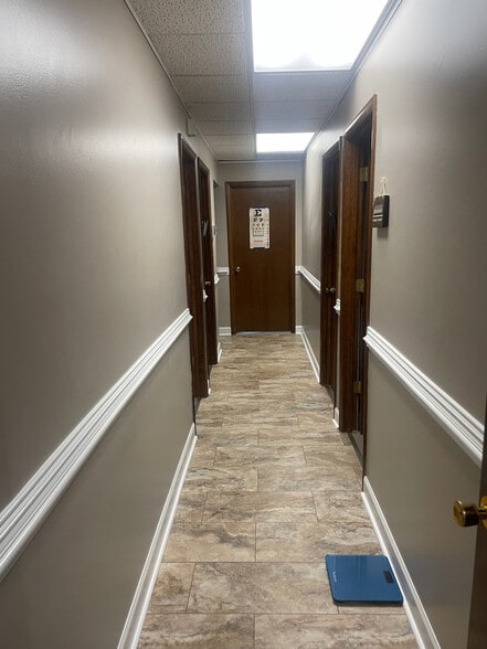 More Photos Of 727 J Clyde Morris Blvd, Newport News Office For Sale