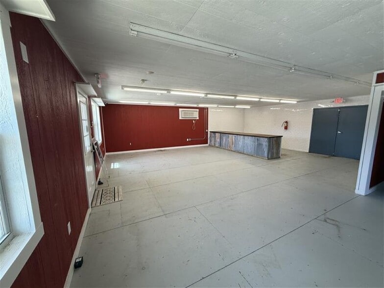 More Photos Of 11968 State Highway 64 W, Tyler Freestanding For Lease
