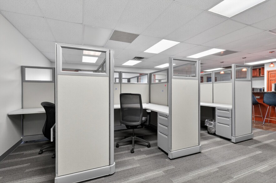 More Photos Of 26622 Woodward Ave, Royal Oak Office For Lease