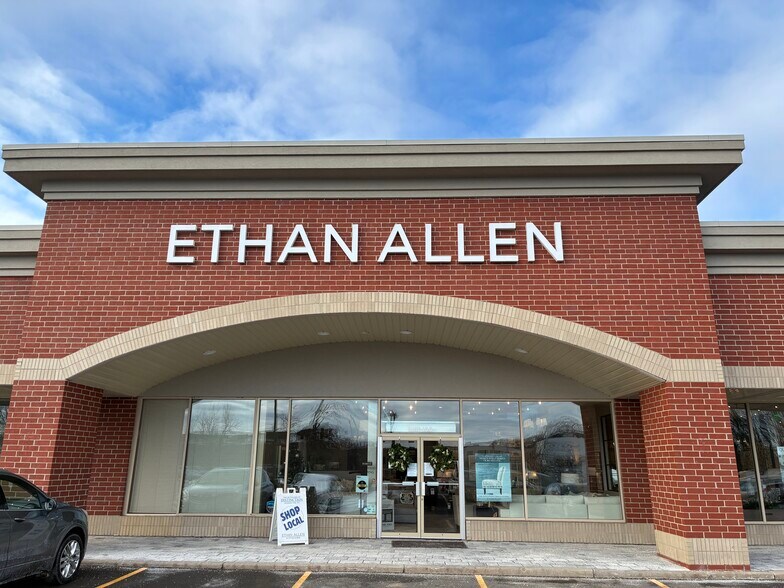 More Photos Of 3240 Monroe Ave, Rochester Unknown For Lease