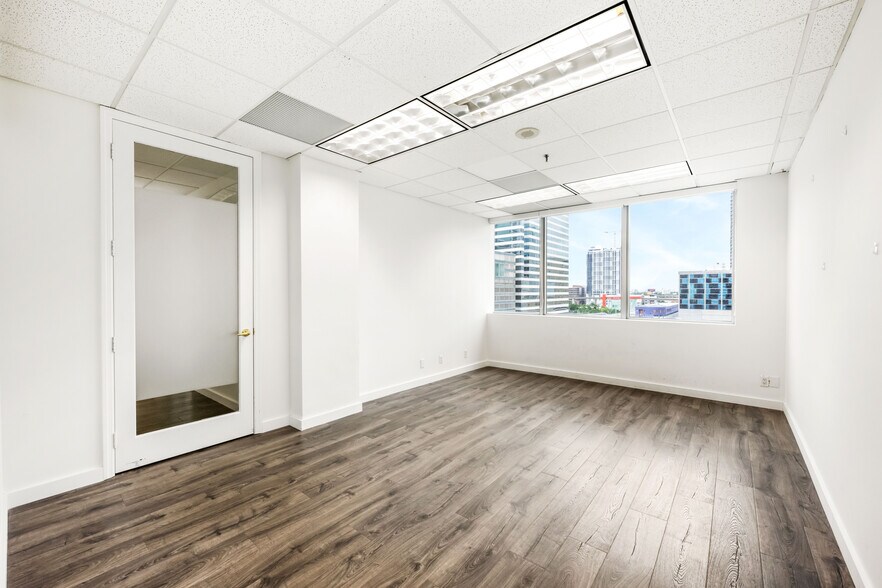 More Photos Of 150 SE 2nd Ave, Miami Office For Lease