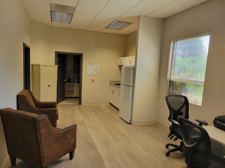 More Photos Of 51530 Huntington Rd, La Pine Office For Lease
