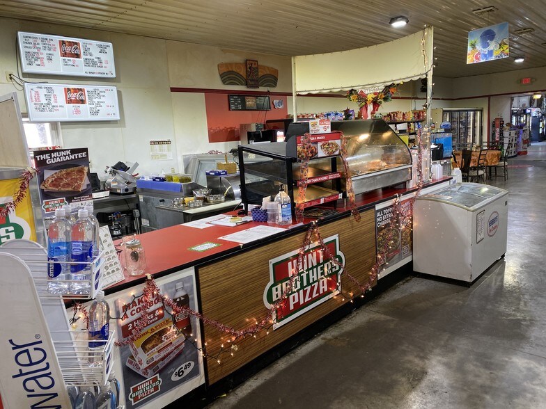 More Photos Of 139 W Craig St, Craigsville Supermarket For Sale