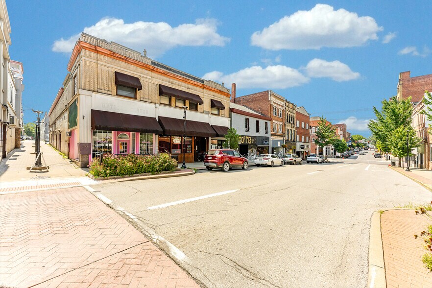 More Photos Of 214 Wall St, Morgantown Apartments For Sale