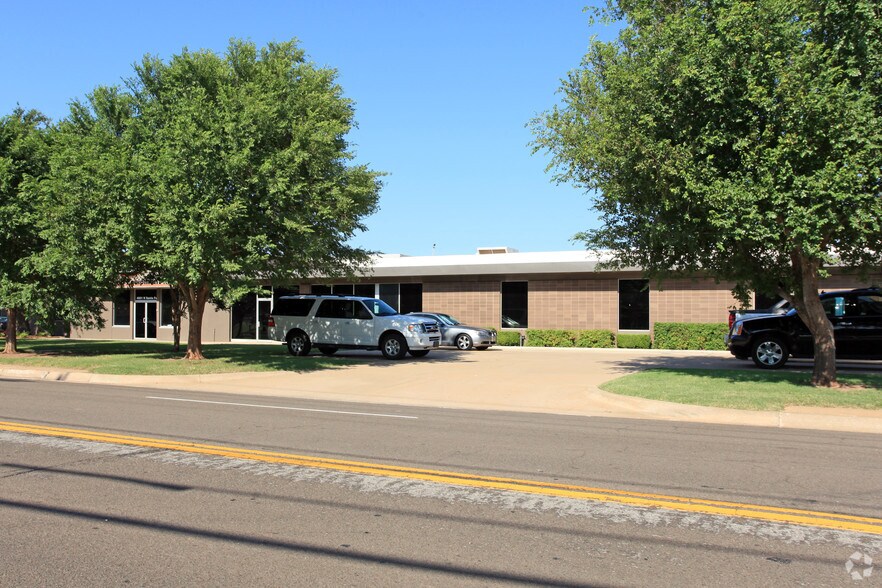 More Photos Of 4601 N Santa Fe Ave, Oklahoma City Distribution For Lease