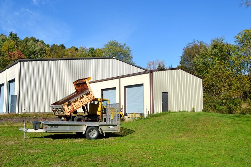 More Photos Of 201 Prosource Ln, Volant Warehouse For Sale