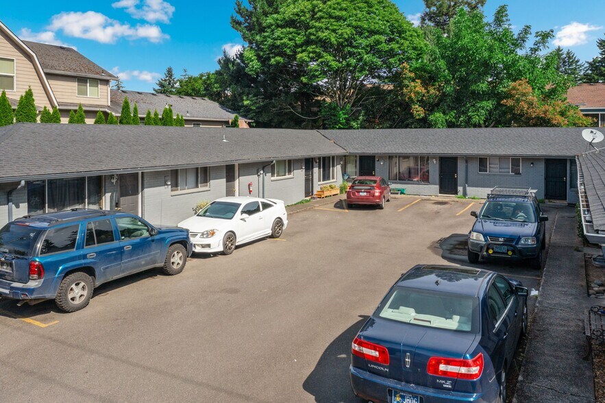 More Photos Of 2507-2525 SE Monroe St, Portland Apartments For Sale