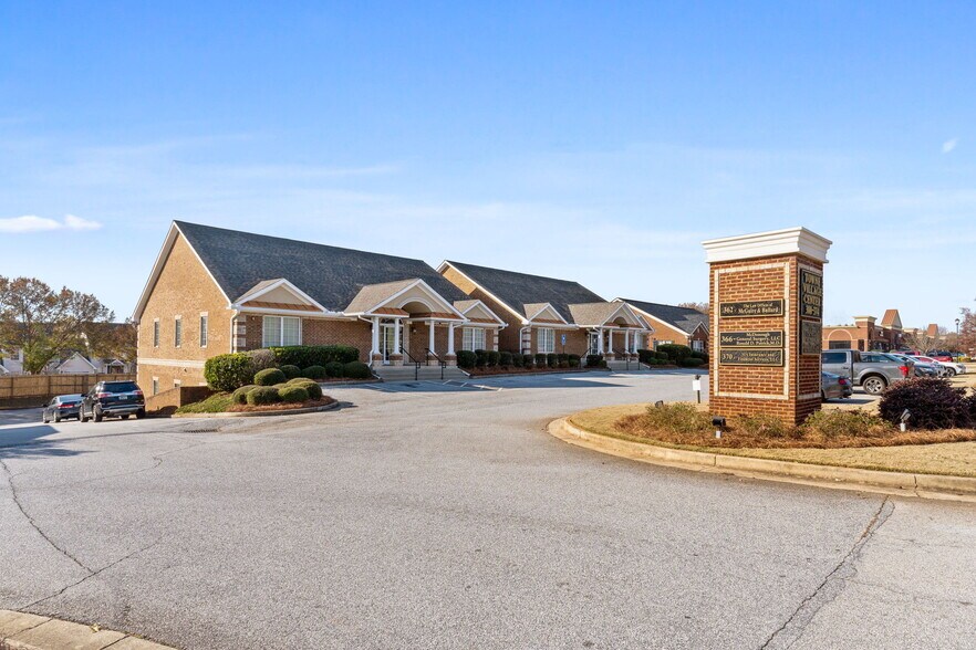 More Photos Of 300-390 Racetrack Rd, McDonough Unknown For Lease