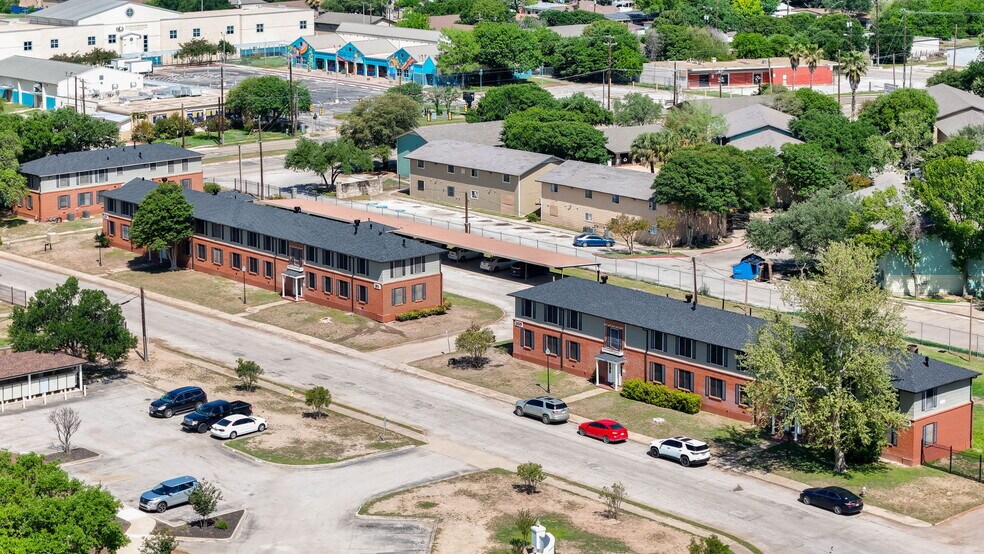 More Photos Of 309 Calgary Ave, San Antonio Apartments For Sale