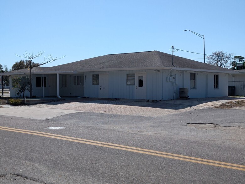 More Photos Of 4800 Manatee Ave, Bradenton Freestanding For Sale
