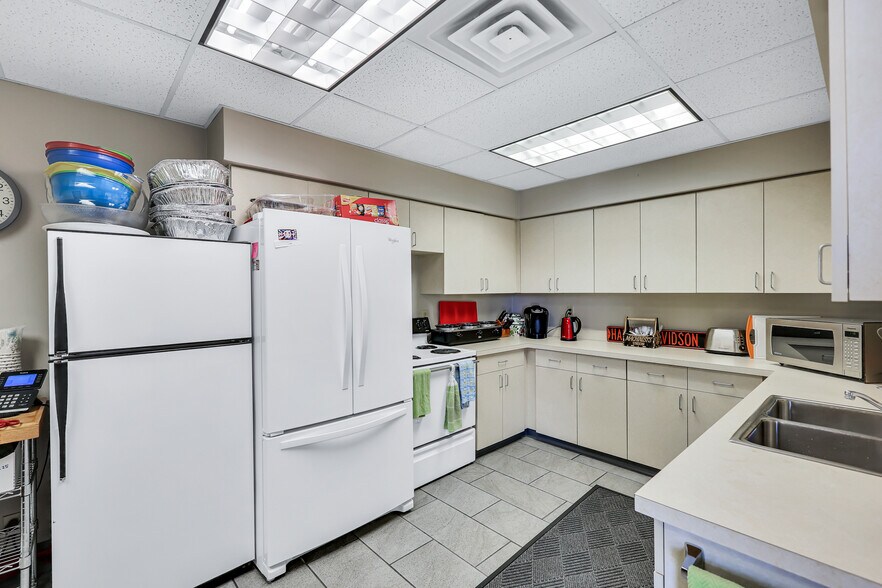 More Photos Of 4226 E Mission Ave, Spokane Office For Sale