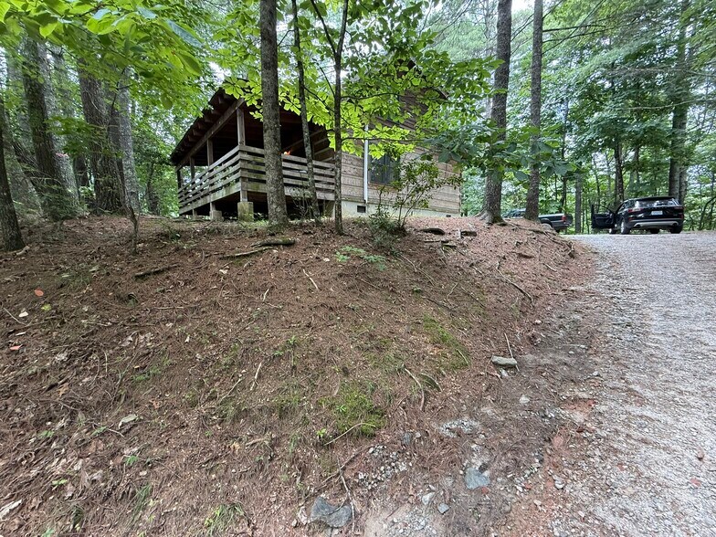 More Photos Of 1105 Fall Creek Rd, Purlear Specialty For Sale