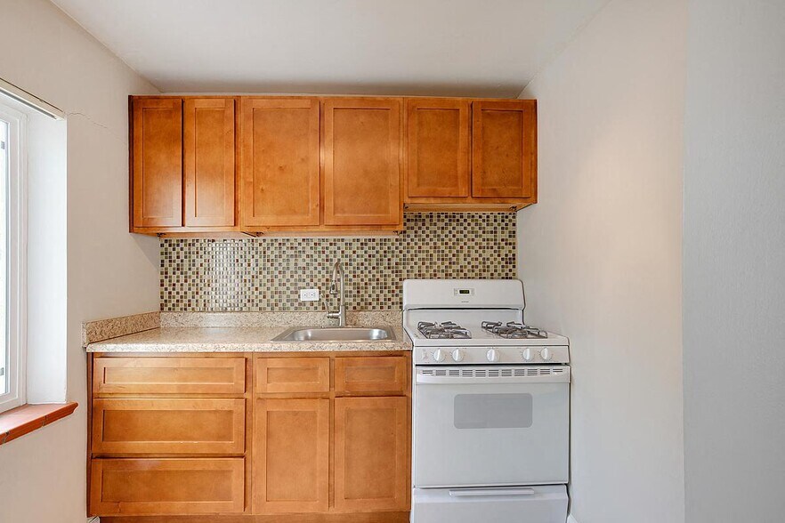 More Photos Of 5218-5220 W 25th Ave, Edgewater Apartments For Sale