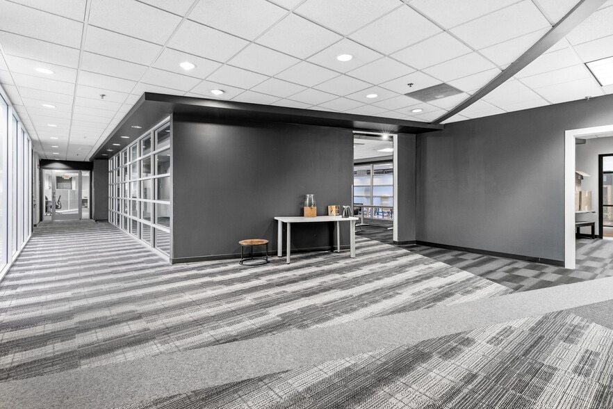 More Photos Of 7807 Creekridge Cir, Bloomington Office For Sale