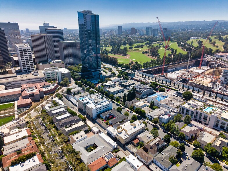 More Photos Of 9930 Durant Dr, Beverly Hills Apartments For Sale