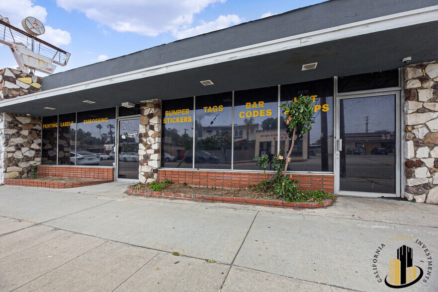 More Photos Of 5557 Cahuenga Blvd, North Hollywood Storefront For Lease